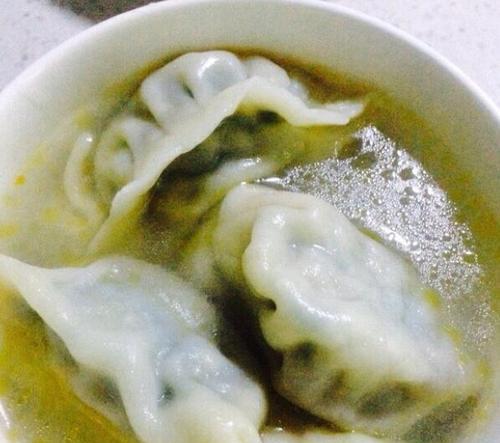 如何煮冰冻水饺不破？（揭秘关键技巧，让你的水饺口感绝佳！）