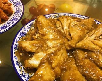 扒皮鱼的简单又美味做法（让你轻松掌握的扒皮鱼烹饪技巧）