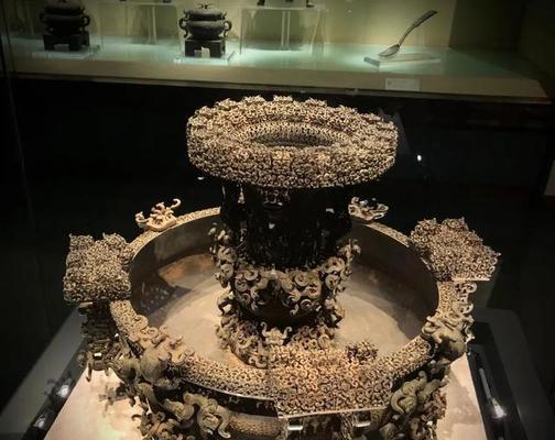 青铜器的铸造方法和程序（揭秘古代青铜器制作工艺，了解古人智慧的结晶）