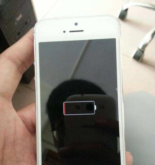 解决iPhone充电问题的有效方法（应对iPhone充电间歇性问题，让手机电量稳定供应）