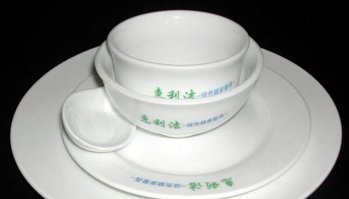 餐具消毒的正确方法（保障饮食安全的关键——餐具消毒）