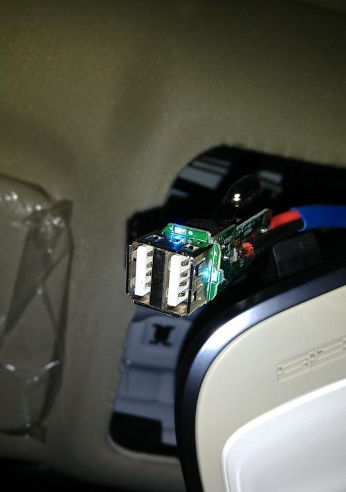 如何使用行车记录仪查看行车记录？（掌握关键操作步骤，轻松查看行车记录）