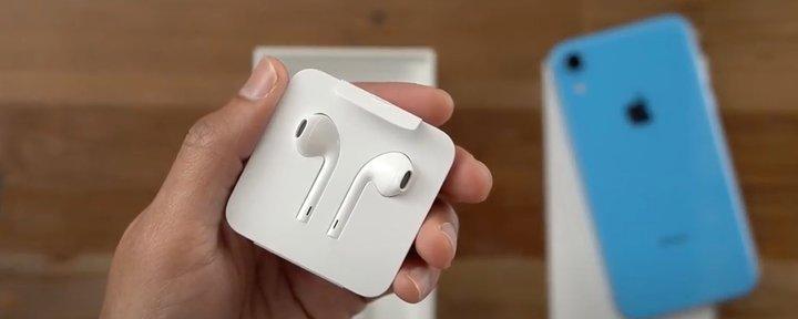 解决iPhone左右耳机音量不一样的问题（调整方法让iPhone左右耳机音量恢复平衡）