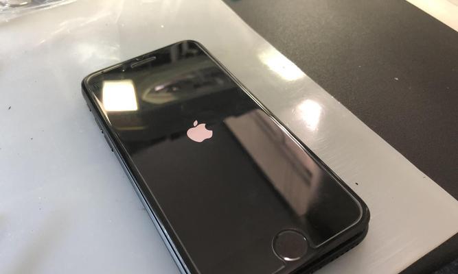 如何免费更换iPhone手机电池（探索苹果为用户提供的免费电池更换计划）