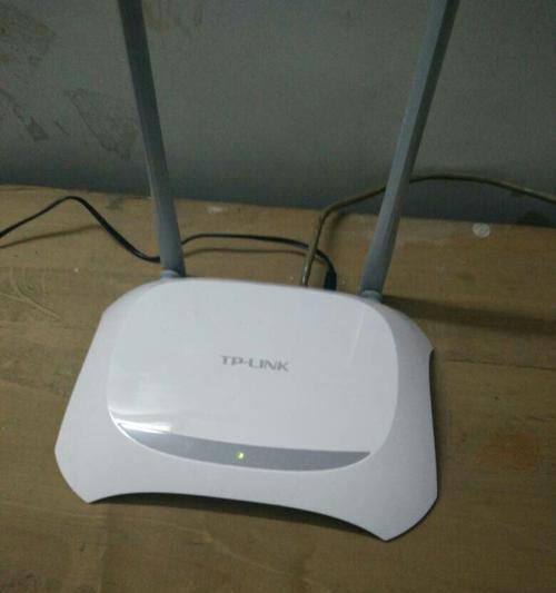 家庭无线网络信号覆盖不到卧室的解决方案（提升家庭WiFi覆盖，享受无线网络的便利）