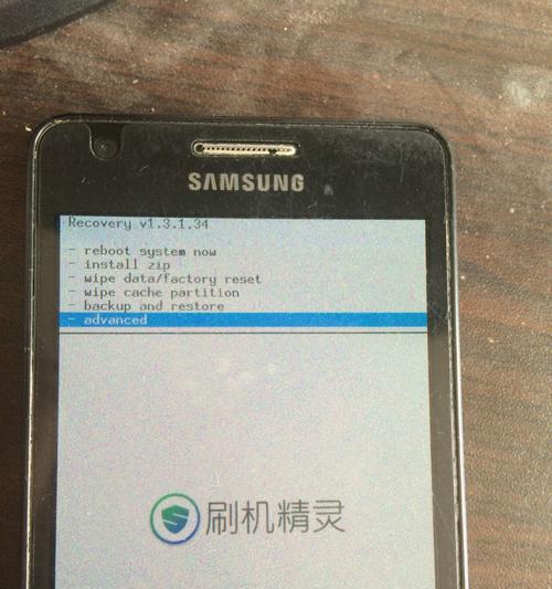 如何进入手机刷机模式（简单操作带你轻松进入刷机模式）