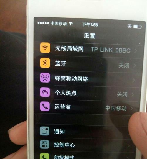如何解决苹果发热屏幕变暗的问题（一步步教你解决苹果手机发热屏幕变暗的困扰）