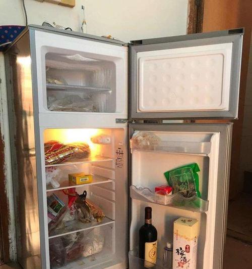 冰箱不制冷？试试这个简单方法！（快速解决您的冰箱制冷问题，让食物保鲜更久。）