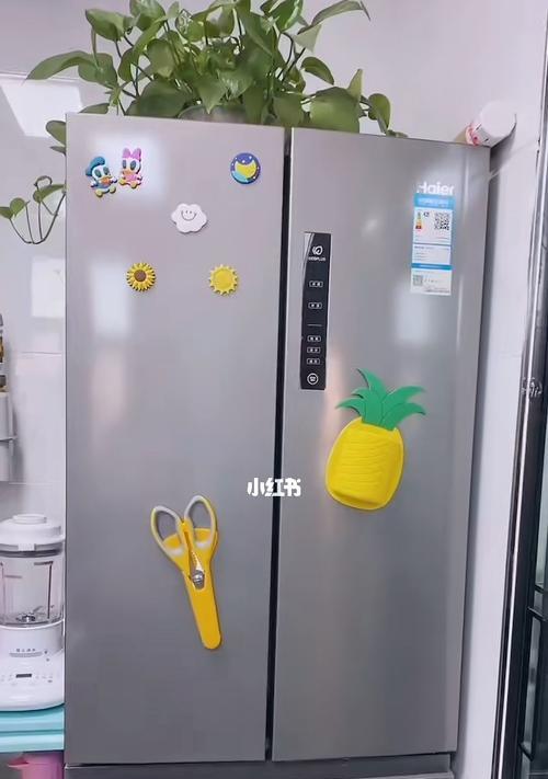 冰箱清洗方法大揭秘（告别异味，让冰箱恢复清新如初）