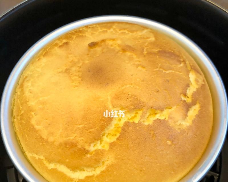 电饭煲蛋糕制作秘籍（以电饭煲制作蛋糕的全程教学及注意事项）