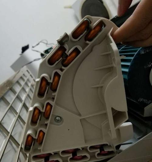 TCL空调自动关机的原因及维修方法（解析TCL空调自动关机问题）