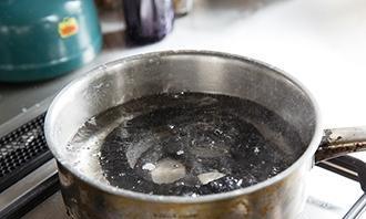 燃气灶漏汤水怎么处理（快速解决燃气灶漏汤水问题的有效方法）