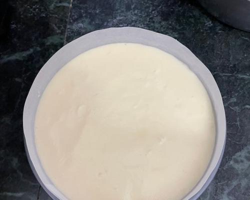 电饭煲蛋糕的自动调温技巧（教你用电饭煲制作完美蛋糕的调温方法）