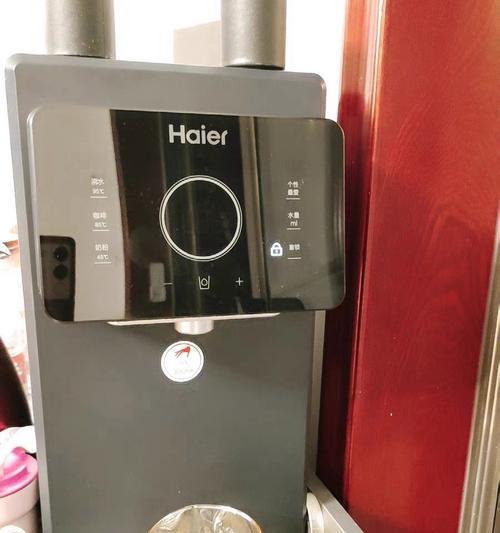 饮水机塑料龙头的拆洗方法（轻松解决水垢困扰）