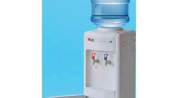 解决宿舍饮水机漏水问题的有效方法（保持宿舍环境干燥）