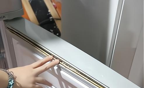 冰箱密封条发霉的原因和解决方法（预防发霉的关键在于保持干燥和定期清洁）