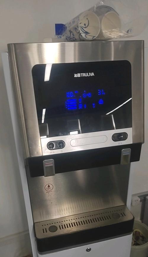 修复饮水机漏水，保障用水安全（探究饮水机漏水原因及解决方案）
