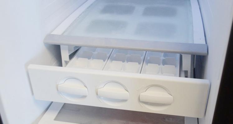 冰箱冷冻食物的正确处理方法（避免食物变质的关键步骤）