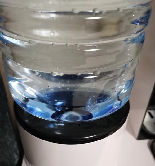 饮水机冒热气的修复方法（解决饮水机冒热气问题的有效措施）