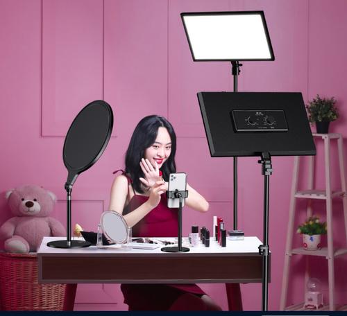 如何选择适合直播间的补光灯（提升直播画面质量的关键步骤）