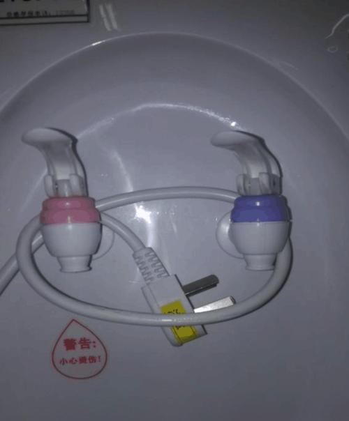 饮水机漏水原因解析与排除方法（如何准确检查饮水机漏水问题）
