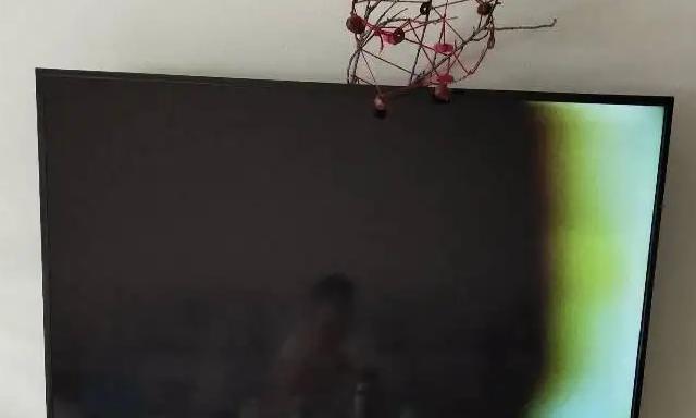 电视屏幕突然变暗的原因及解决方法（探究电视屏幕变暗的背后原因）