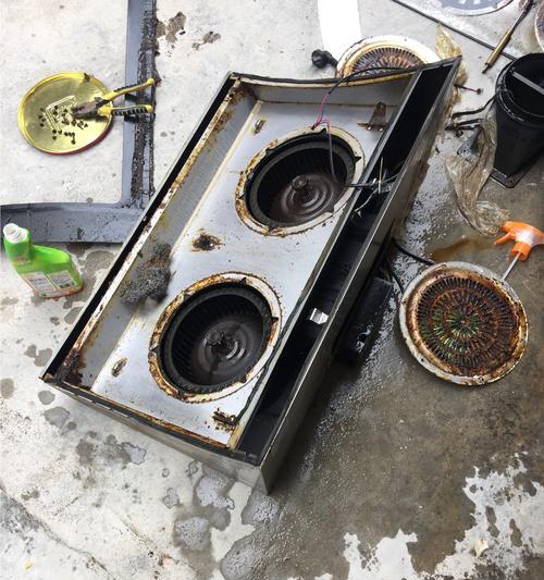 油烟机上门清洗多少钱（探究油烟机清洗的价格构成）