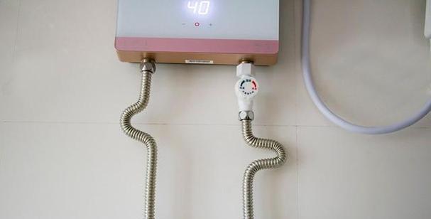 如何彻底排空电热水器中的水（快速排空热水器中的水）
