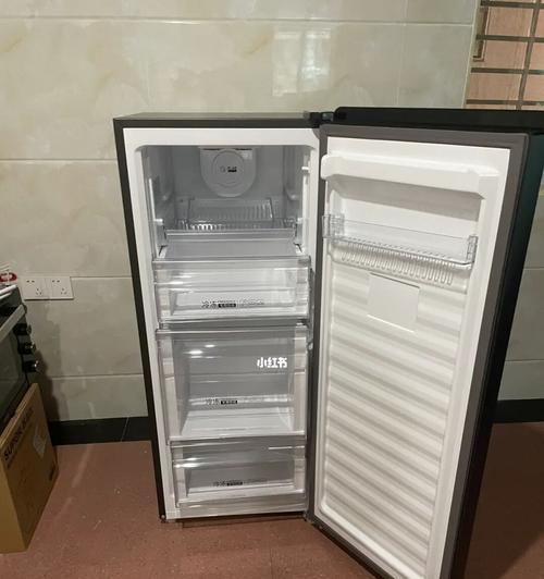 冰柜盖子漏气的原因与解决方法（揭秘冰柜盖子漏气的罪魁祸首）