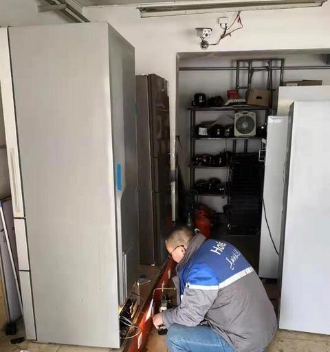 冰柜漏水修理指南（解决冰柜内漏水问题的实用方法）