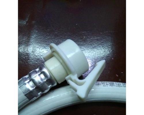 洗衣机机身接头漏水的原因与解决方法（如何解决洗衣机机身接头漏水问题）