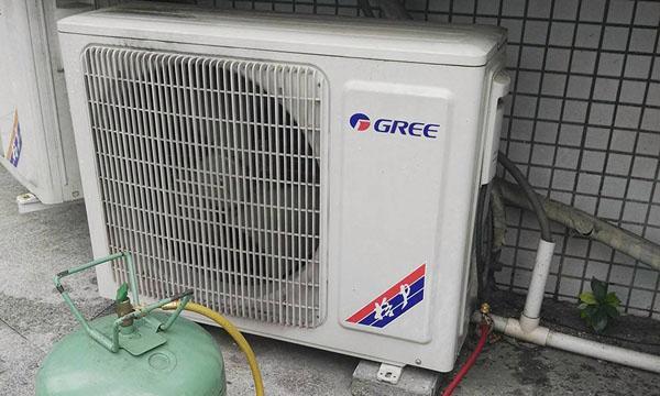 空调加氟费用标准及计算方式解析（了解空调加氟收费的基准及单位）