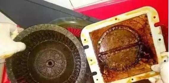 如何清洗油烟机，让银手镯重新恢复光泽（快速有效的清洗方法）