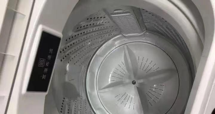 洗衣机洗衣服上水原因及解决方法（探究洗衣机洗衣服上水的问题）