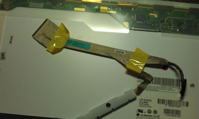 解决显示器排线无电压问题的方法（诊断和修复显示器排线无电压问题的关键步骤）