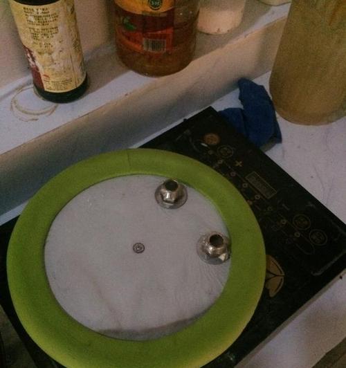 电磁炉底座漏水修理的费用分析及解决方案（电磁炉底座漏水修理费用对比）