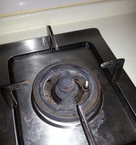 燃气灶只打火不出气的原因及解决方法（为什么燃气灶只打火不出气）