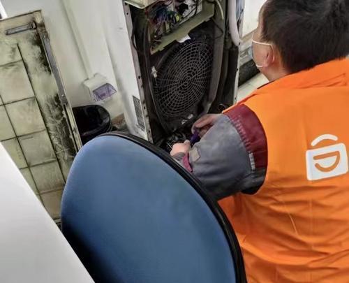 热水器开关管不通电的修理方法（解决热水器开关无电问题的实用指南）