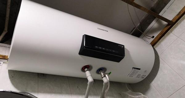 过路热水器坏了怎么修（解决热水器故障的实用技巧）