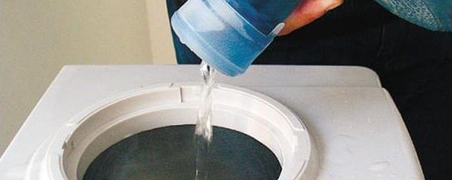 饮水机快速漏水的修复方法（解决饮水机漏水问题的实用技巧）