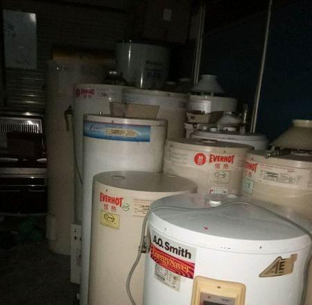 解决恒热电热水器故障的方法（遇到电热水器故障时的实用技巧）