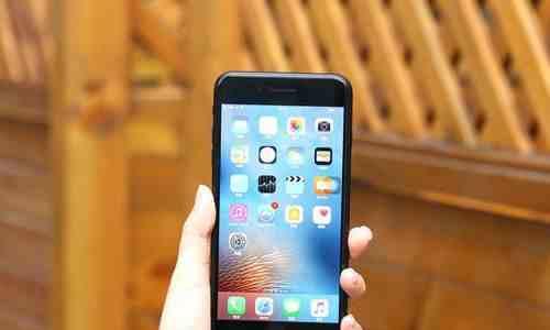 iPhone相机黑屏解决方法（详解iPhone相机出现黑屏问题的原因及解决方案）