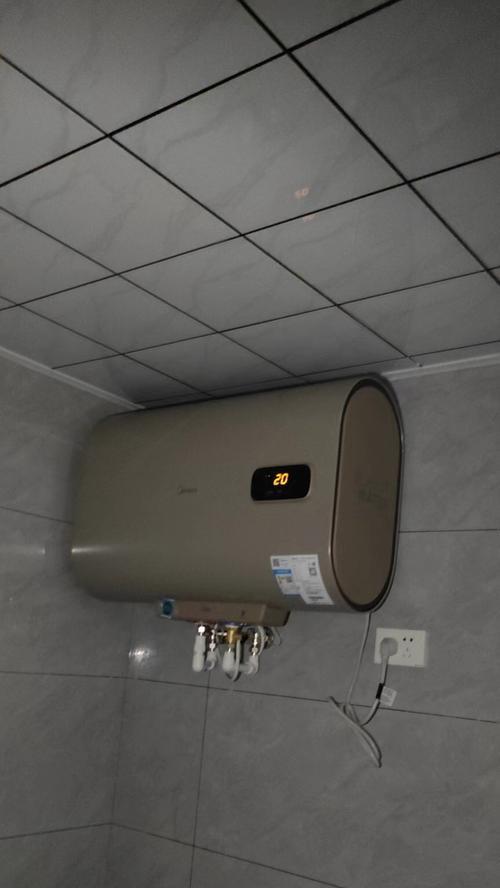 热水器开始漏锈水的原因及解决方法（探究热水器漏锈水的主要原因）