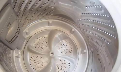 洗衣机取出硬币后出现漏水问题的解决方法（保护洗衣机不再漏水）