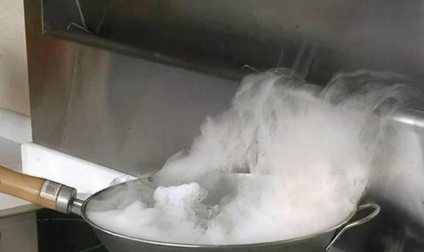 低温下抽油烟机的清洗方法（有效清洁低温下抽油烟机）