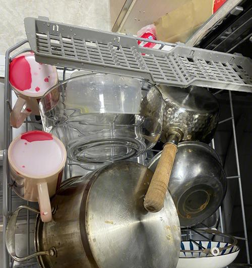 如何处理洗碗机塑料融化问题（有效应对洗碗机塑料融化）