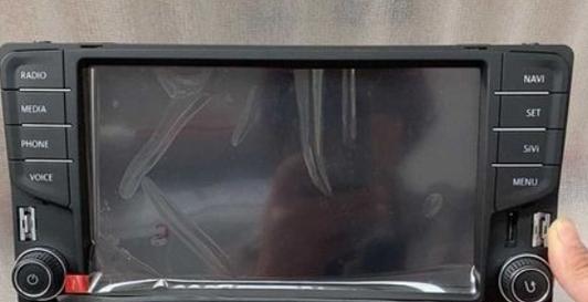 如何解决断电后显示器灯不亮问题（排查故障步骤和常见解决方法）