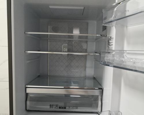 冰箱上方门开启而不制冷的原因及解决方法（为何冰箱上方门开启会影响制冷效果）