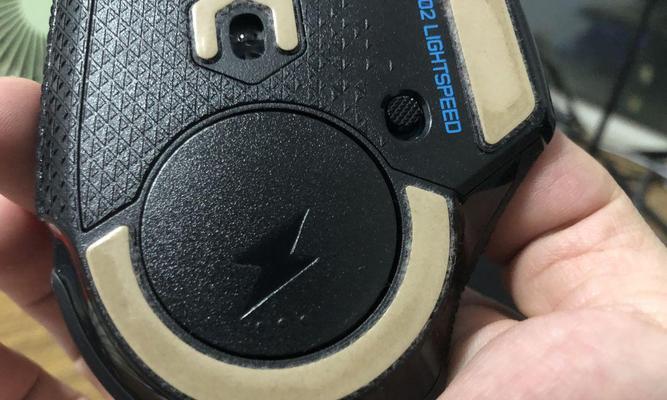 罗技鼠标垫清洗方法是什么？如何保持其性能？
