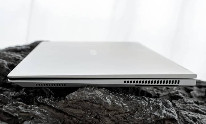 哪些轻薄本游戏性能出众？选购时需要注意什么？